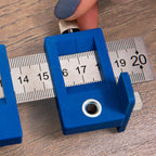 Verstellbare Vorrichtung für Schrankbeschläge für die Holzbearbeitung